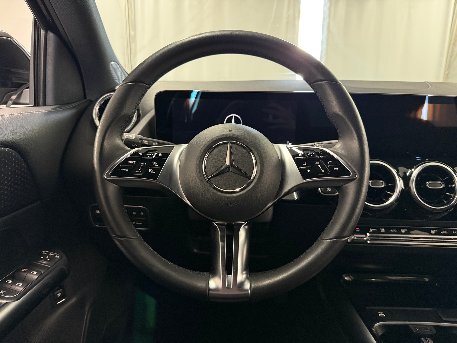 Thumbnail: 2025 Mercedes-Benz GLA - 4