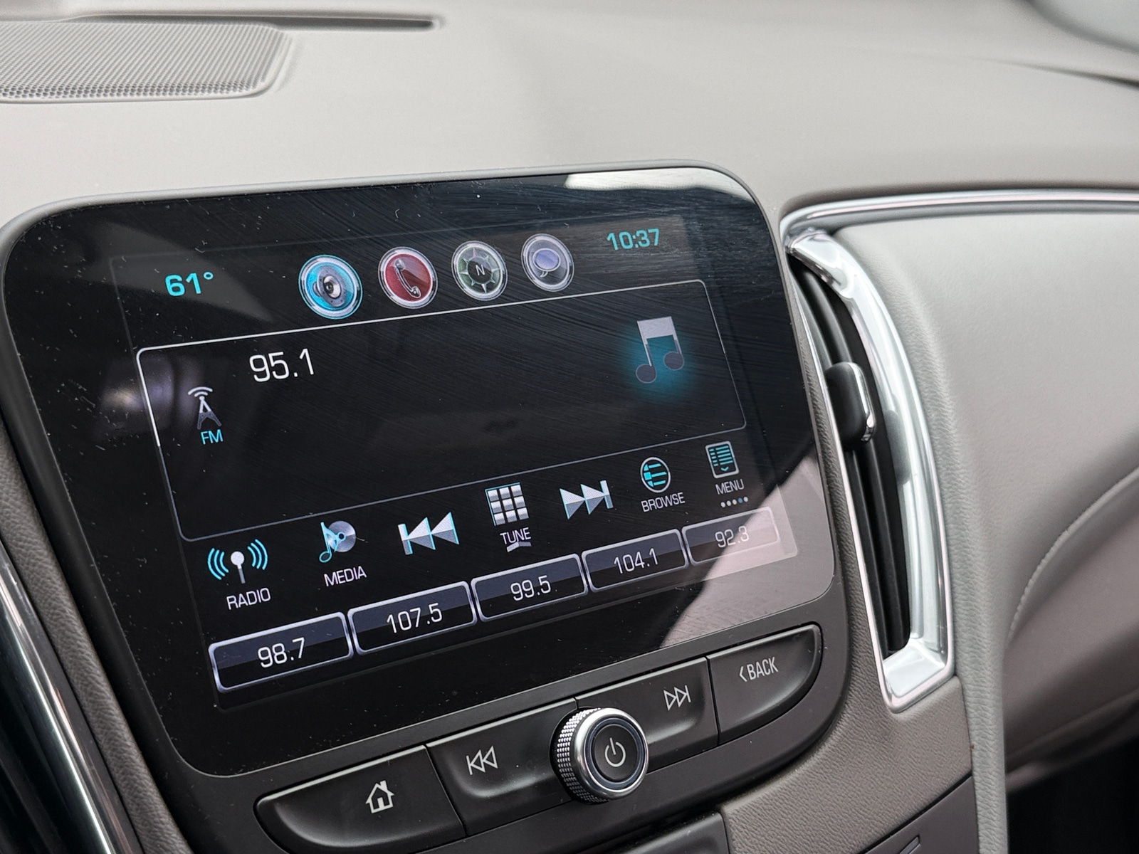 Thumbnail: 2016 Chevrolet Malibu - 4
