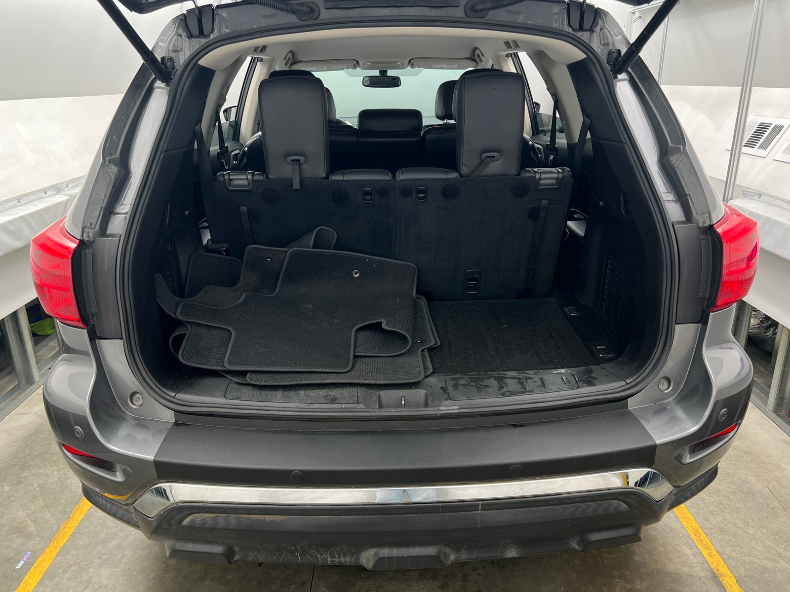 Thumbnail: 2017 Nissan Pathfinder - 6
