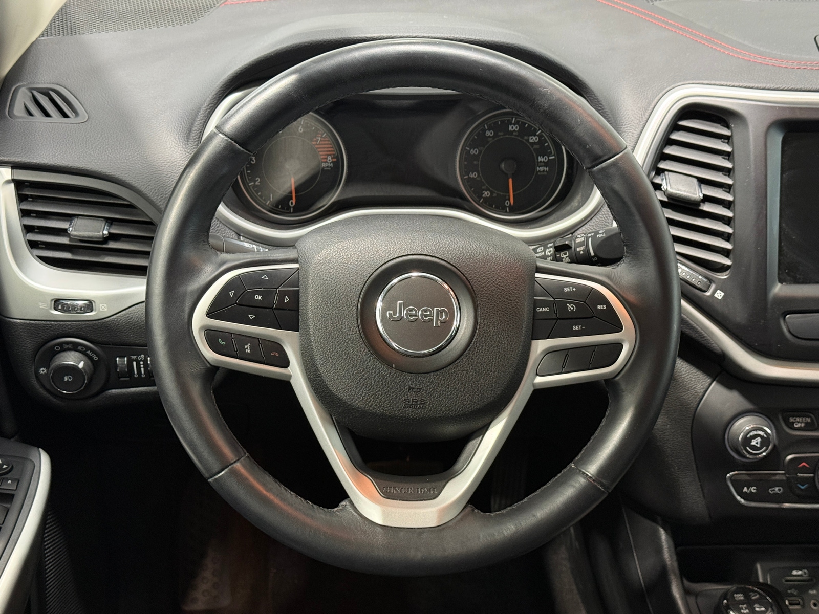 Thumbnail: 2017 Jeep Cherokee - 5
