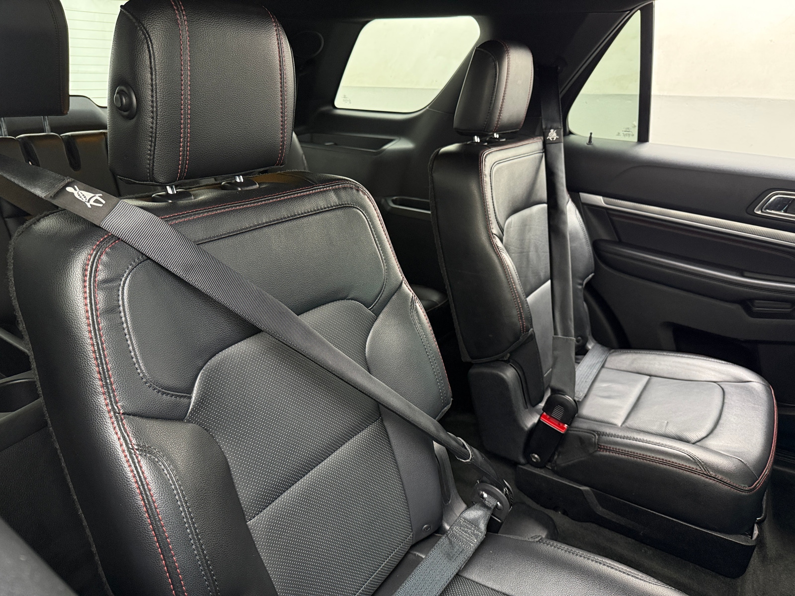 Thumbnail: 2016 Ford Explorer - 5