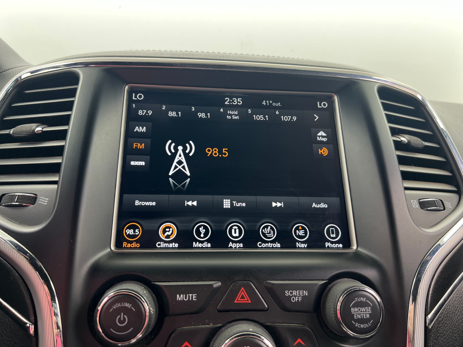 Thumbnail: 2018 Jeep Grand Cherokee - 3