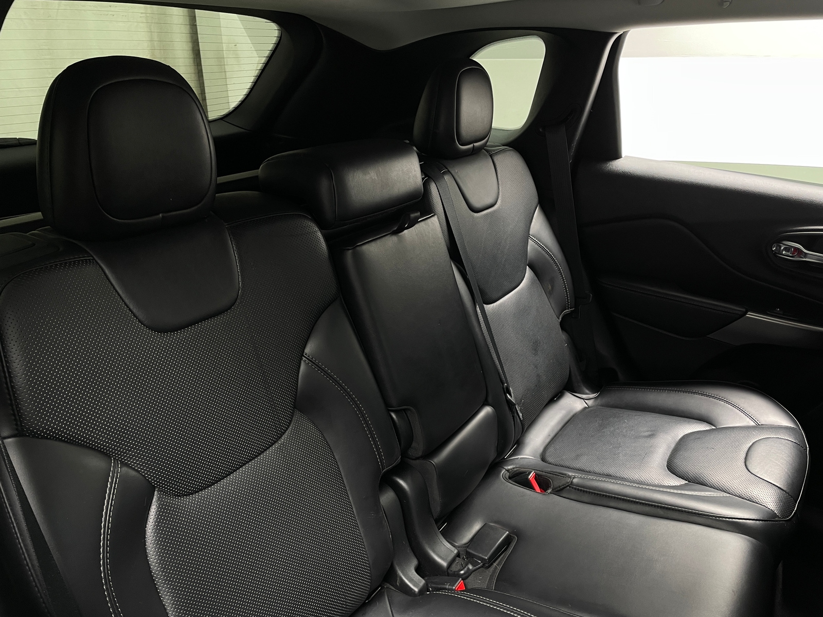 Thumbnail: 2019 Jeep Cherokee - 5