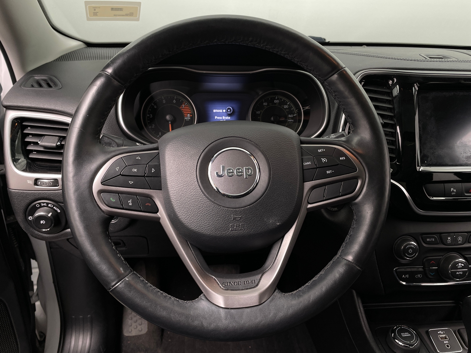 Thumbnail: 2019 Jeep Cherokee - 4