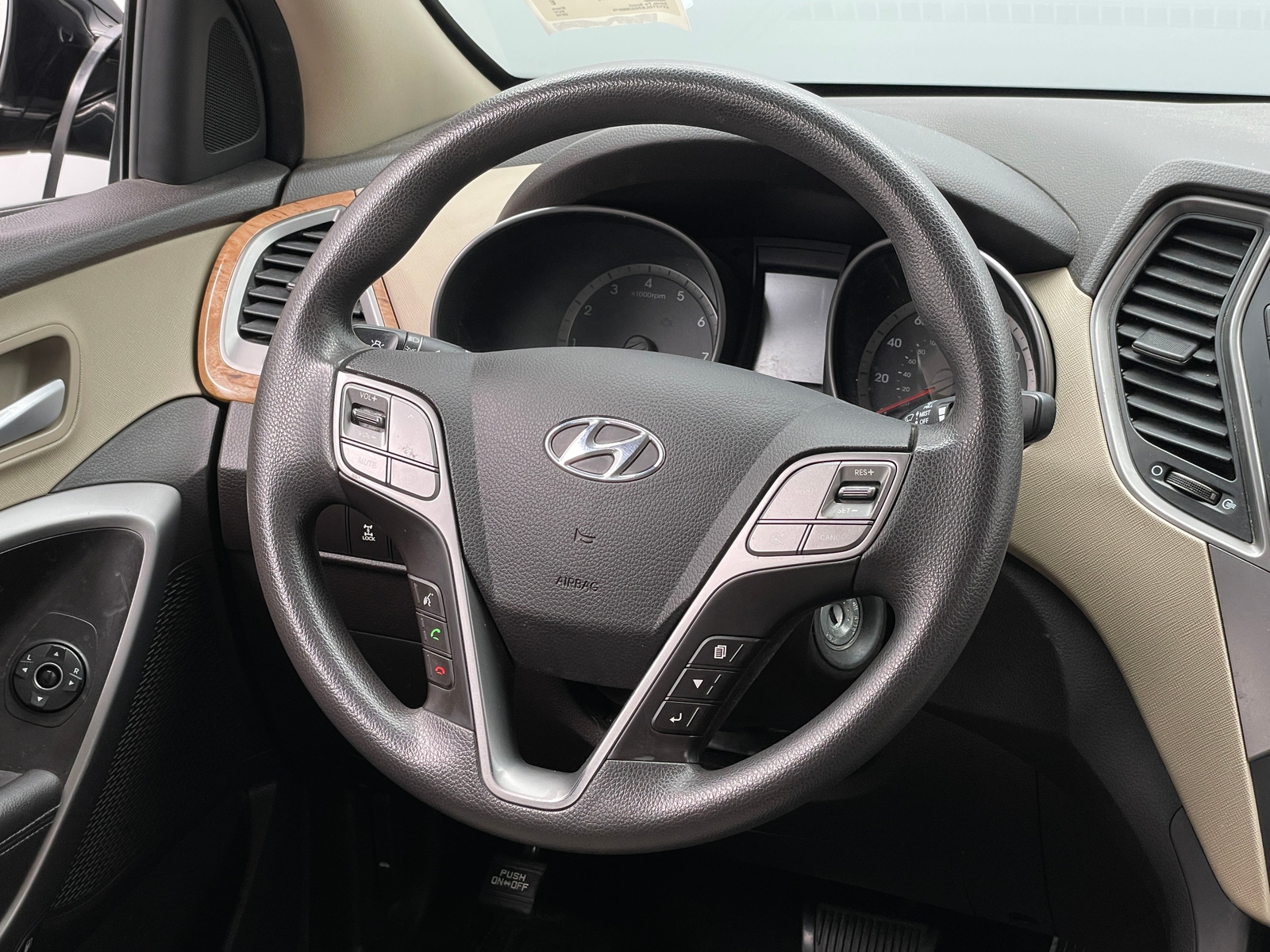 Thumbnail: 2016 Hyundai Santa Fe - 5