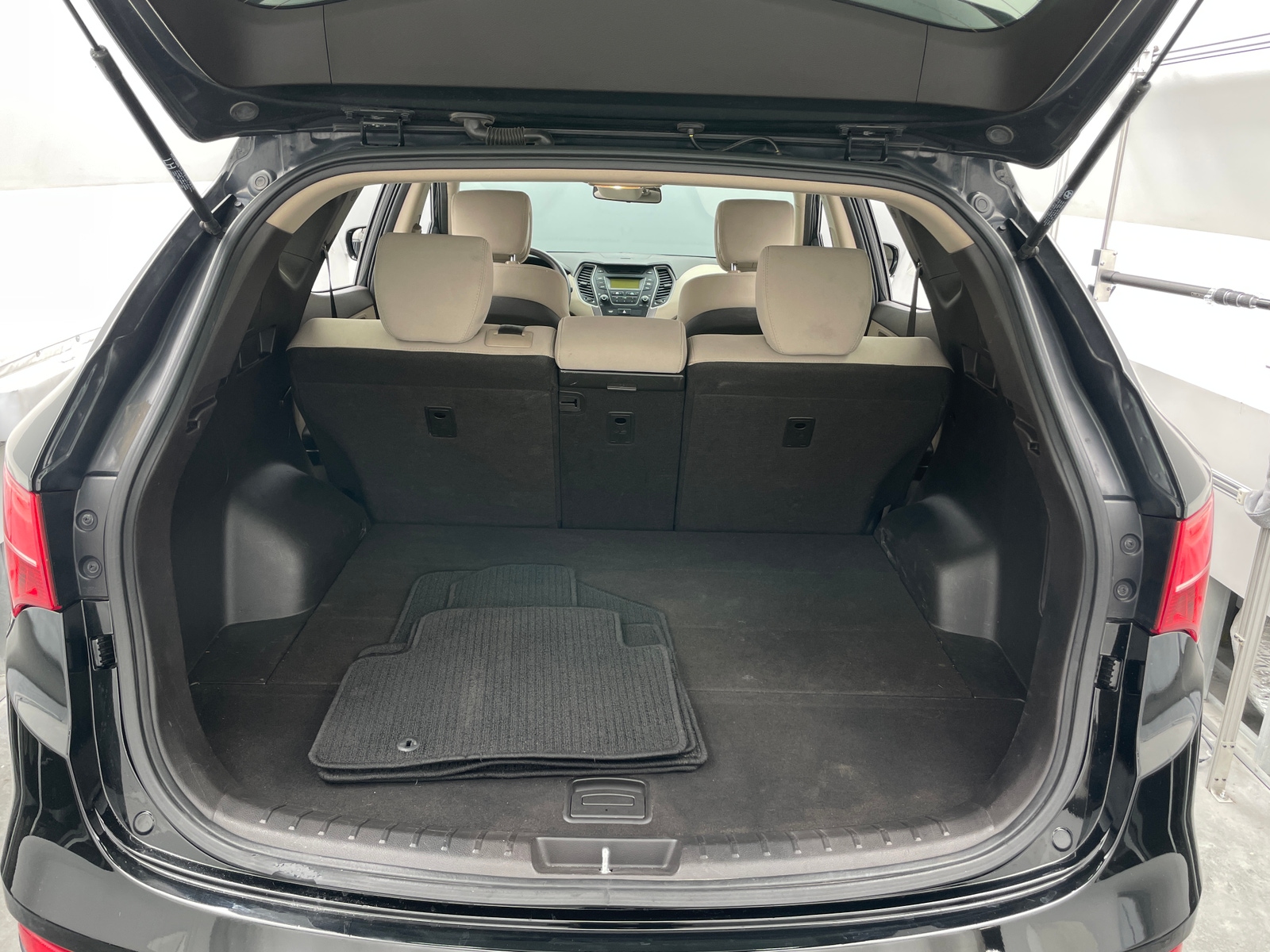 Thumbnail: 2016 Hyundai Santa Fe - 7