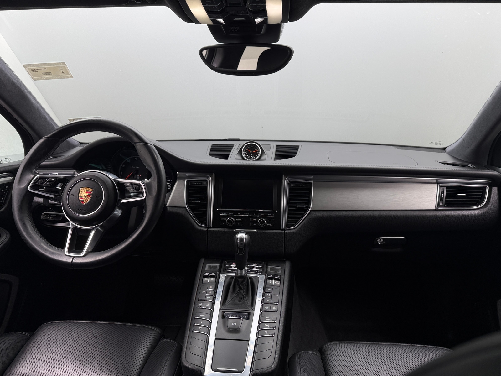 Thumbnail: 2015 Porsche Macan - 2