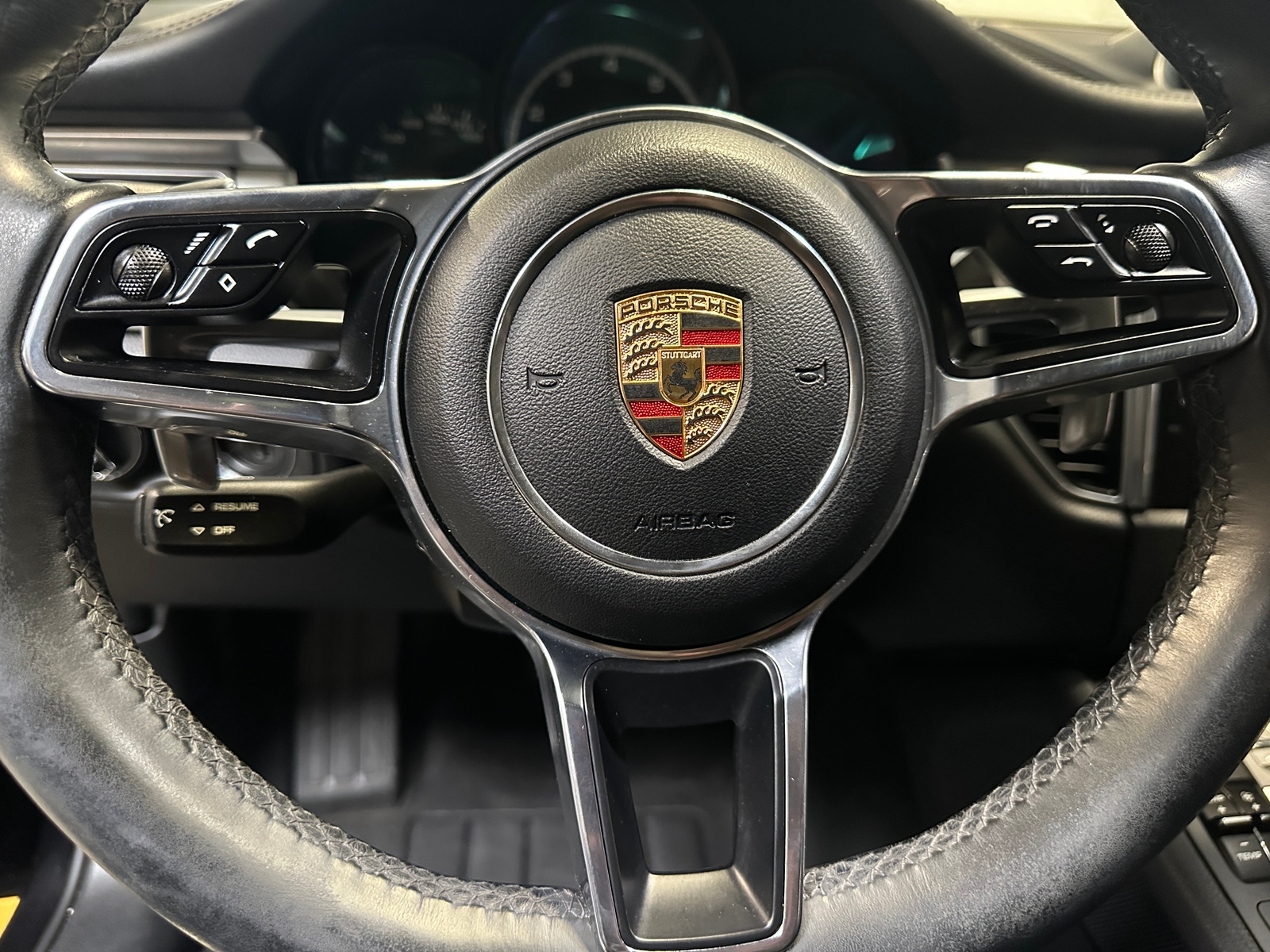 Thumbnail: 2015 Porsche Macan - 4