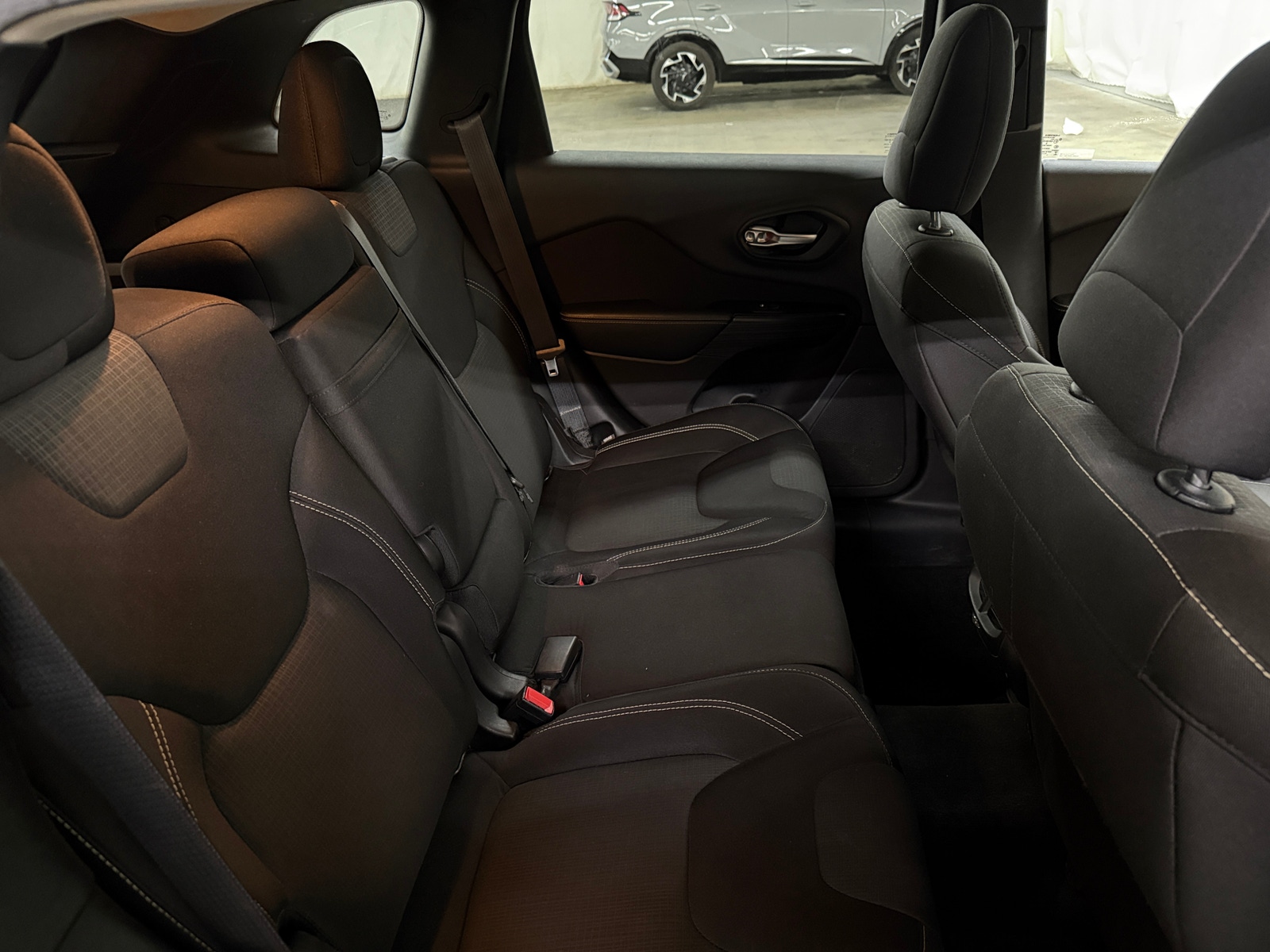 Thumbnail: 2015 Jeep Cherokee - 6