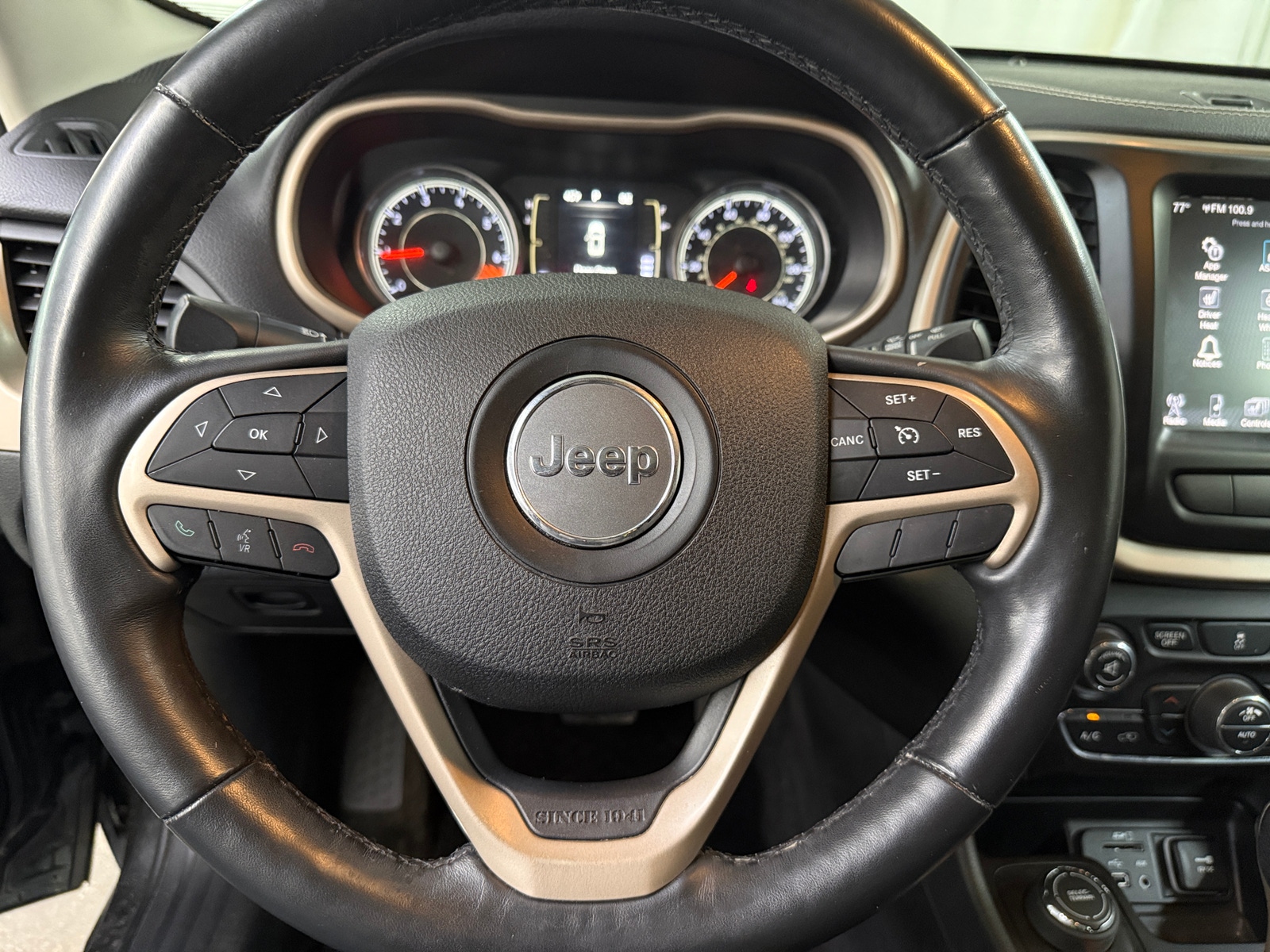 Thumbnail: 2015 Jeep Cherokee - 5