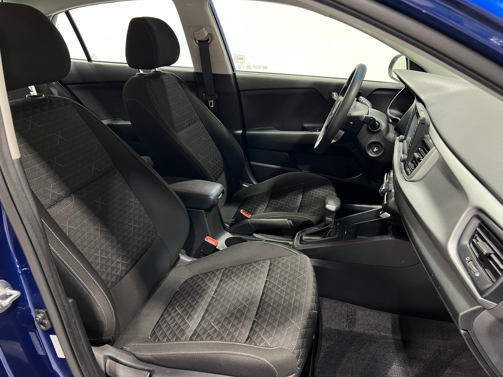 Thumbnail: 2020 Kia Rio - 2