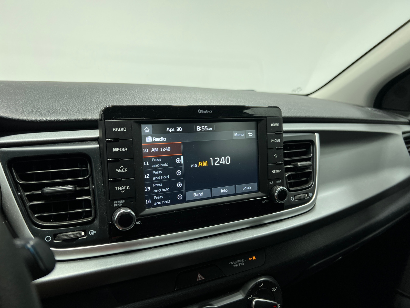 Thumbnail: 2020 Kia Rio - 4