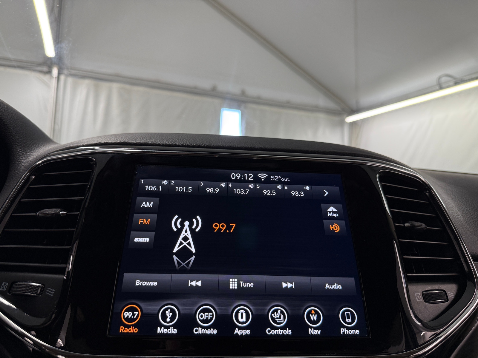 Thumbnail: 2019 Jeep Grand Cherokee - 3