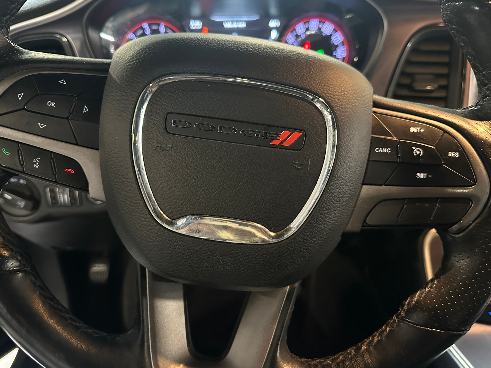 Thumbnail: 2019 Dodge Challenger - 4