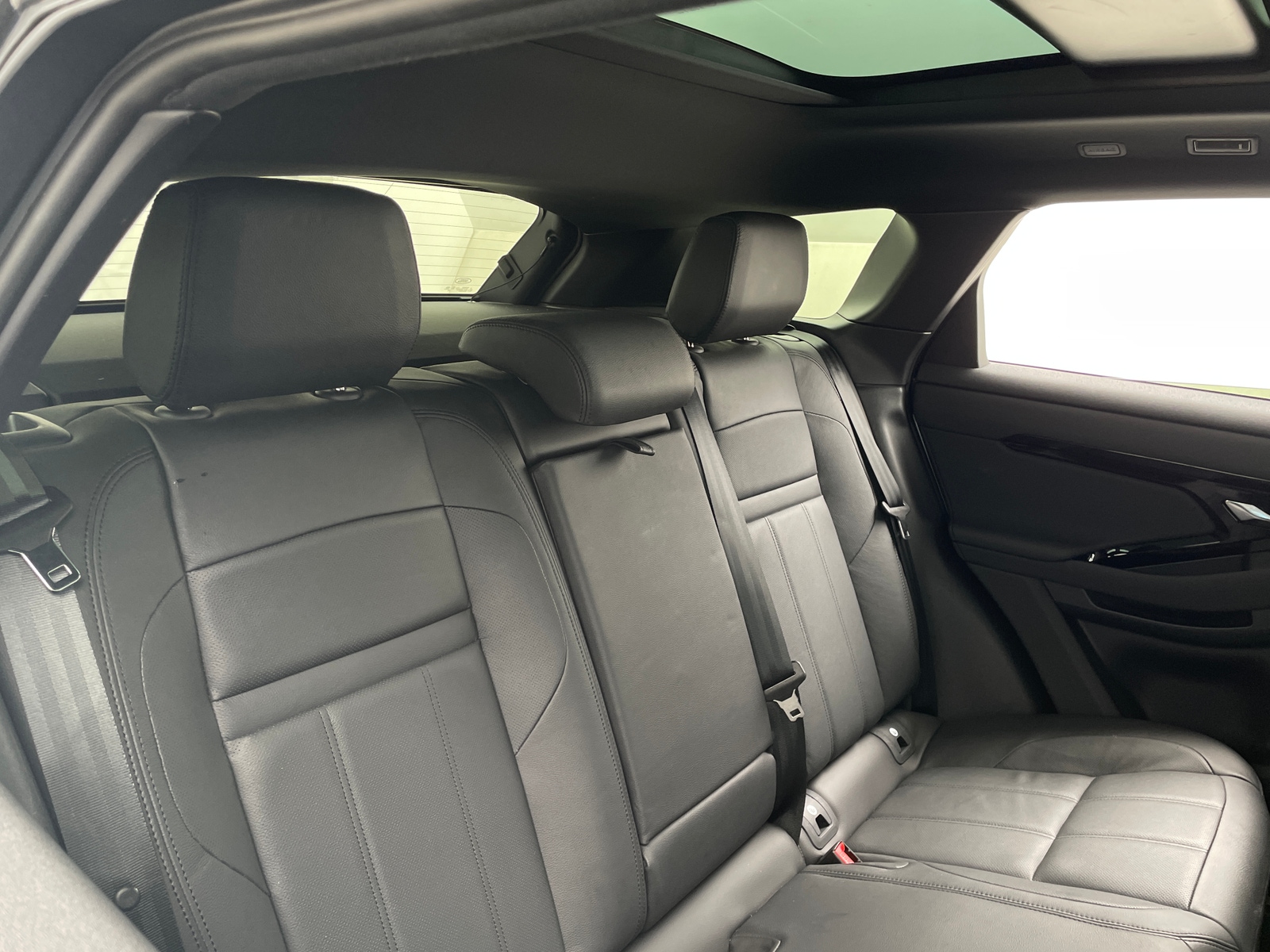 Thumbnail: 2025 Land Rover Range Rover Evoque - 5