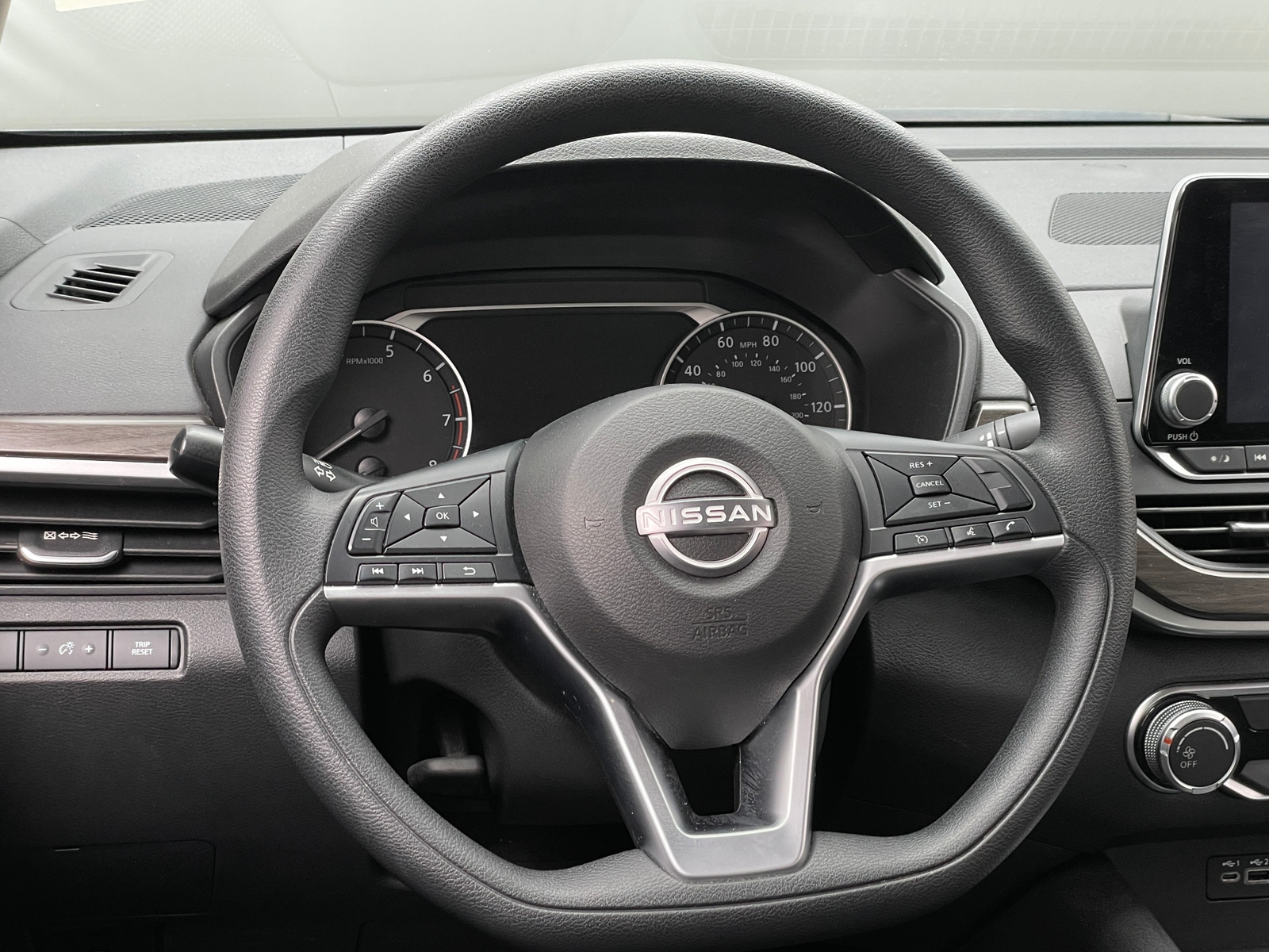 Thumbnail: 2024 Nissan Altima - 5