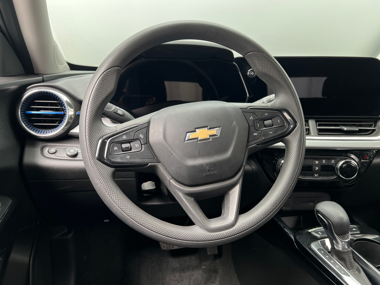 Thumbnail: 2025 Chevrolet Trax - 5