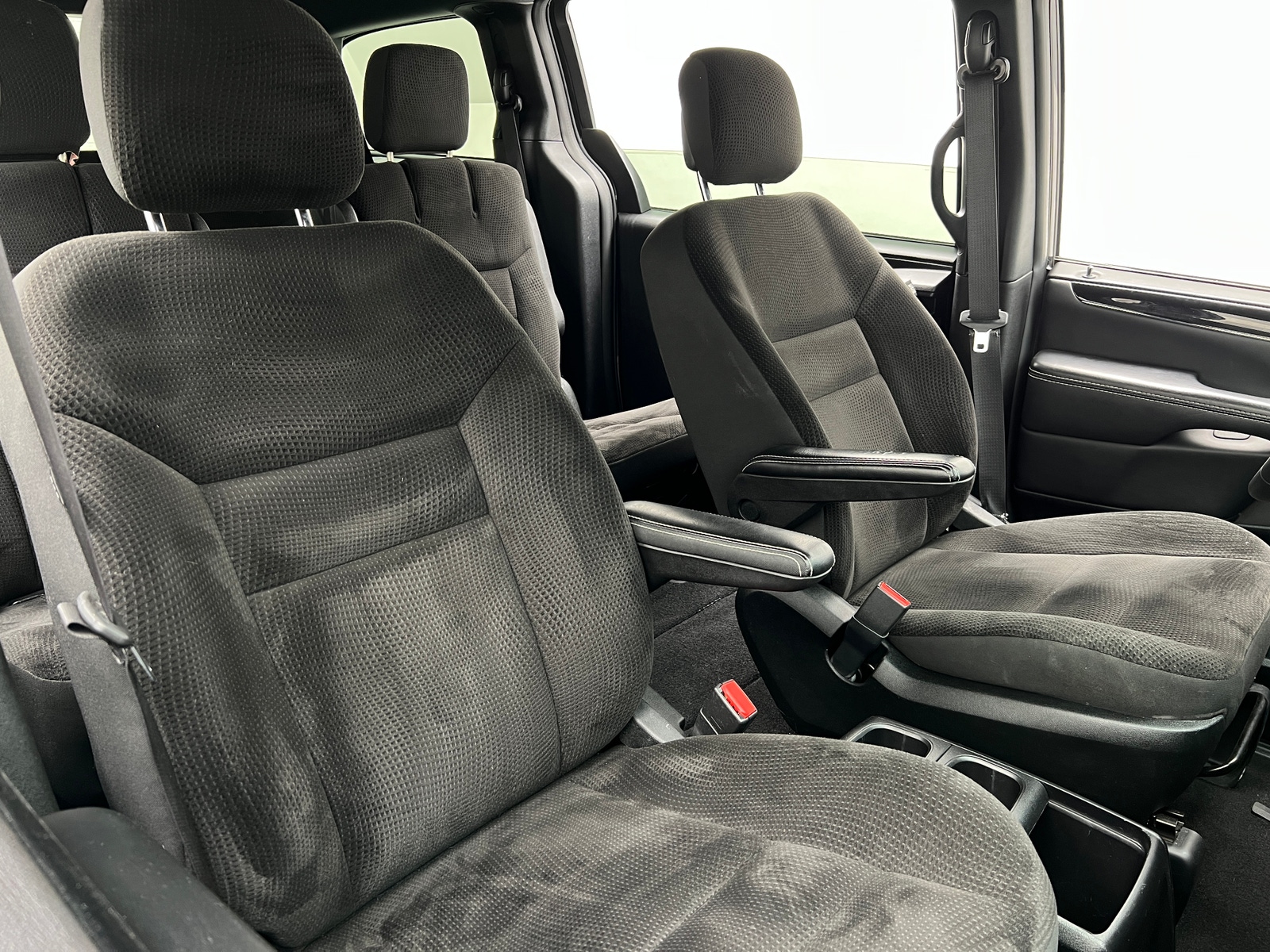 Thumbnail: 2018 Dodge Grand Caravan - 2