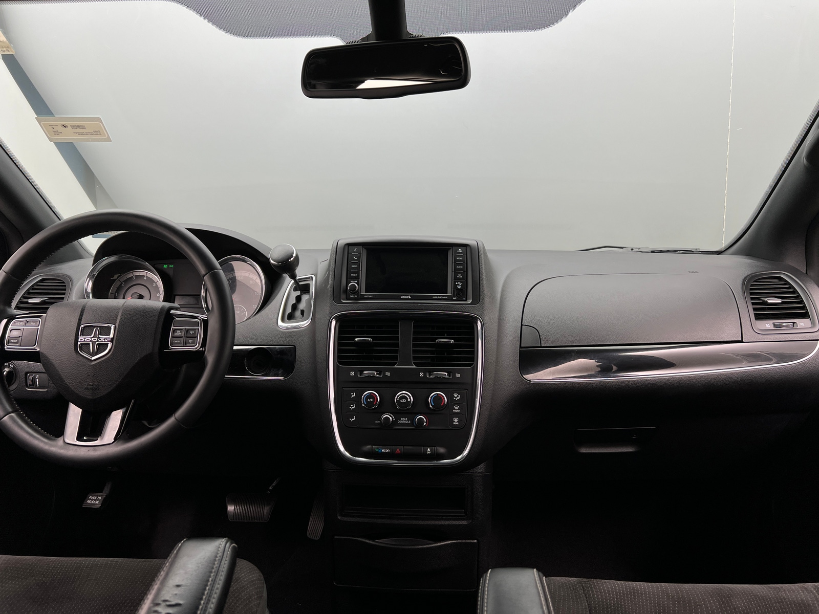 Thumbnail: 2018 Dodge Grand Caravan - 3