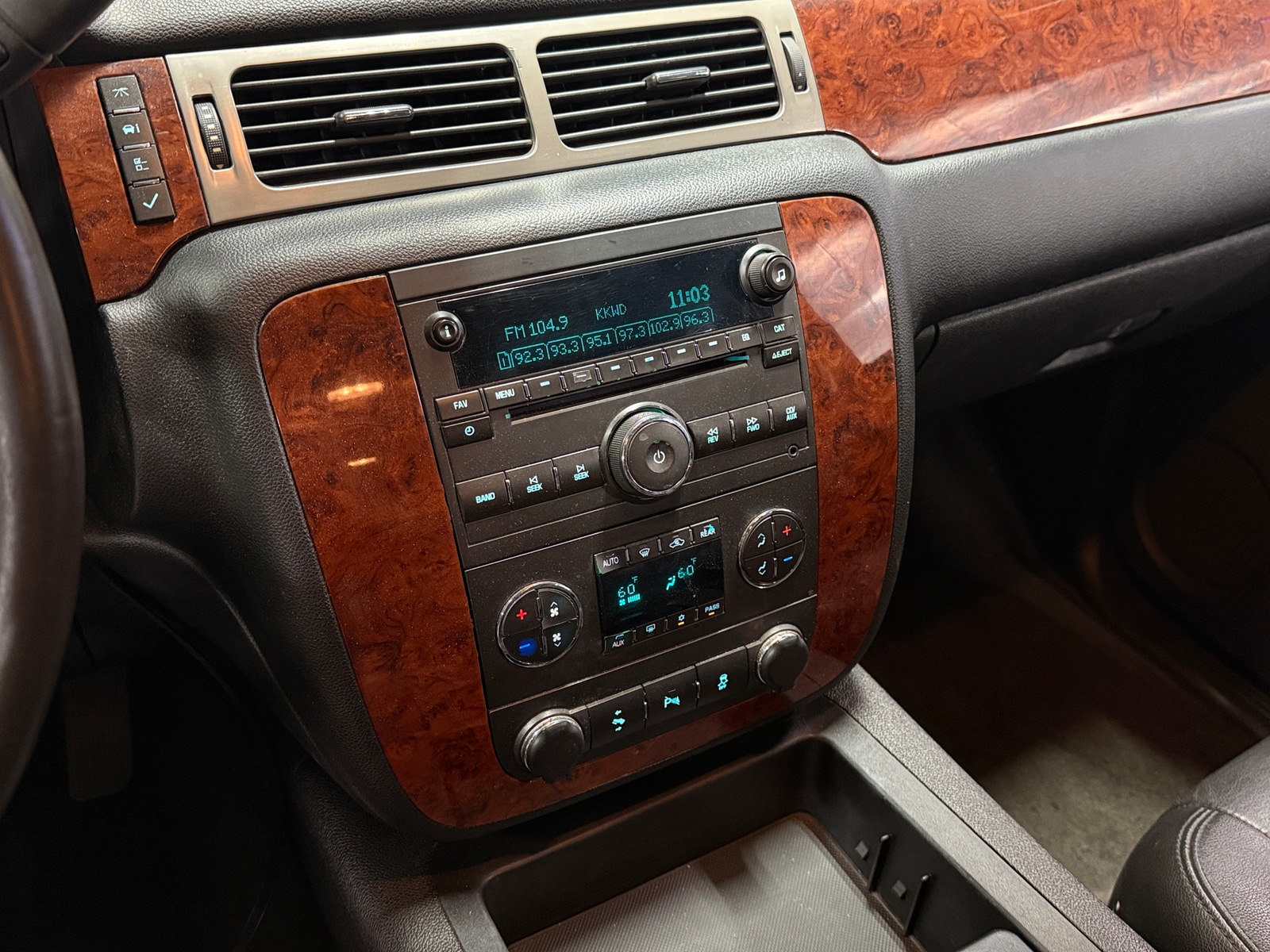 Thumbnail: 2013 Chevrolet Tahoe - 3