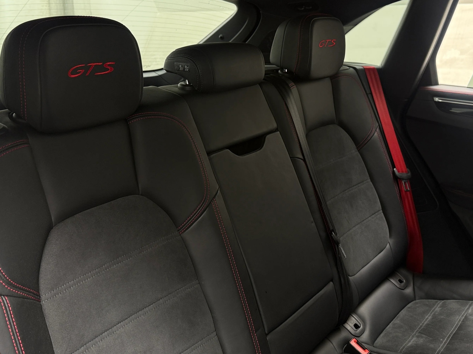 Thumbnail: 2017 Porsche Macan - 6