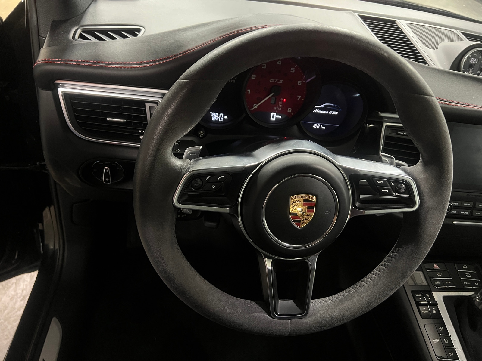 Thumbnail: 2017 Porsche Macan - 5