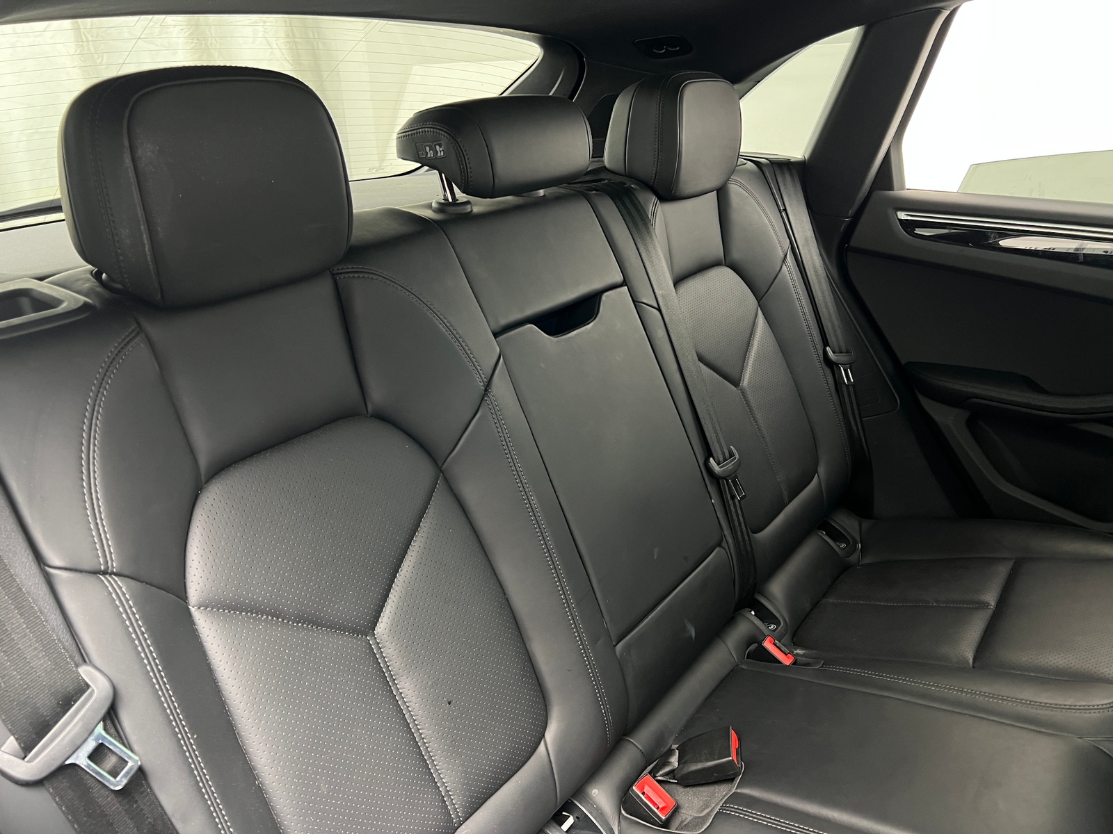Thumbnail: 2022 Porsche Macan - 6