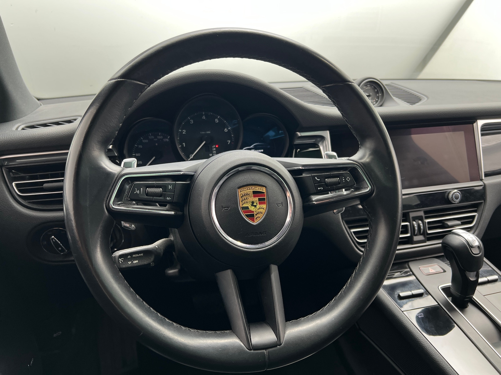 Thumbnail: 2022 Porsche Macan - 5