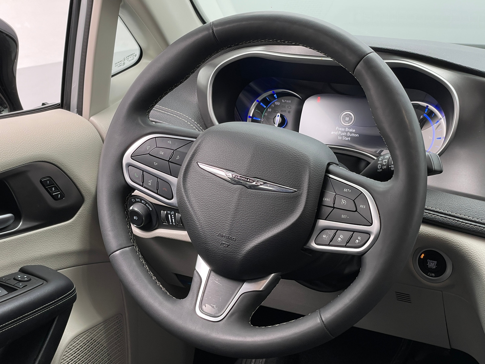 Thumbnail: 2024 Chrysler Pacifica - 4