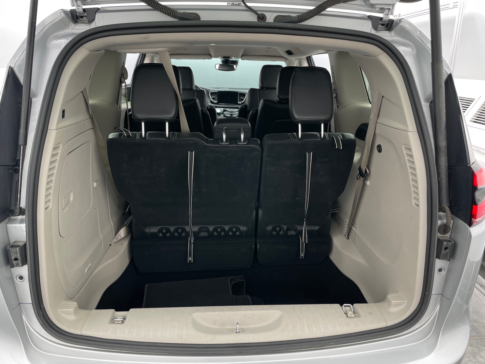 Thumbnail: 2024 Chrysler Pacifica - 6