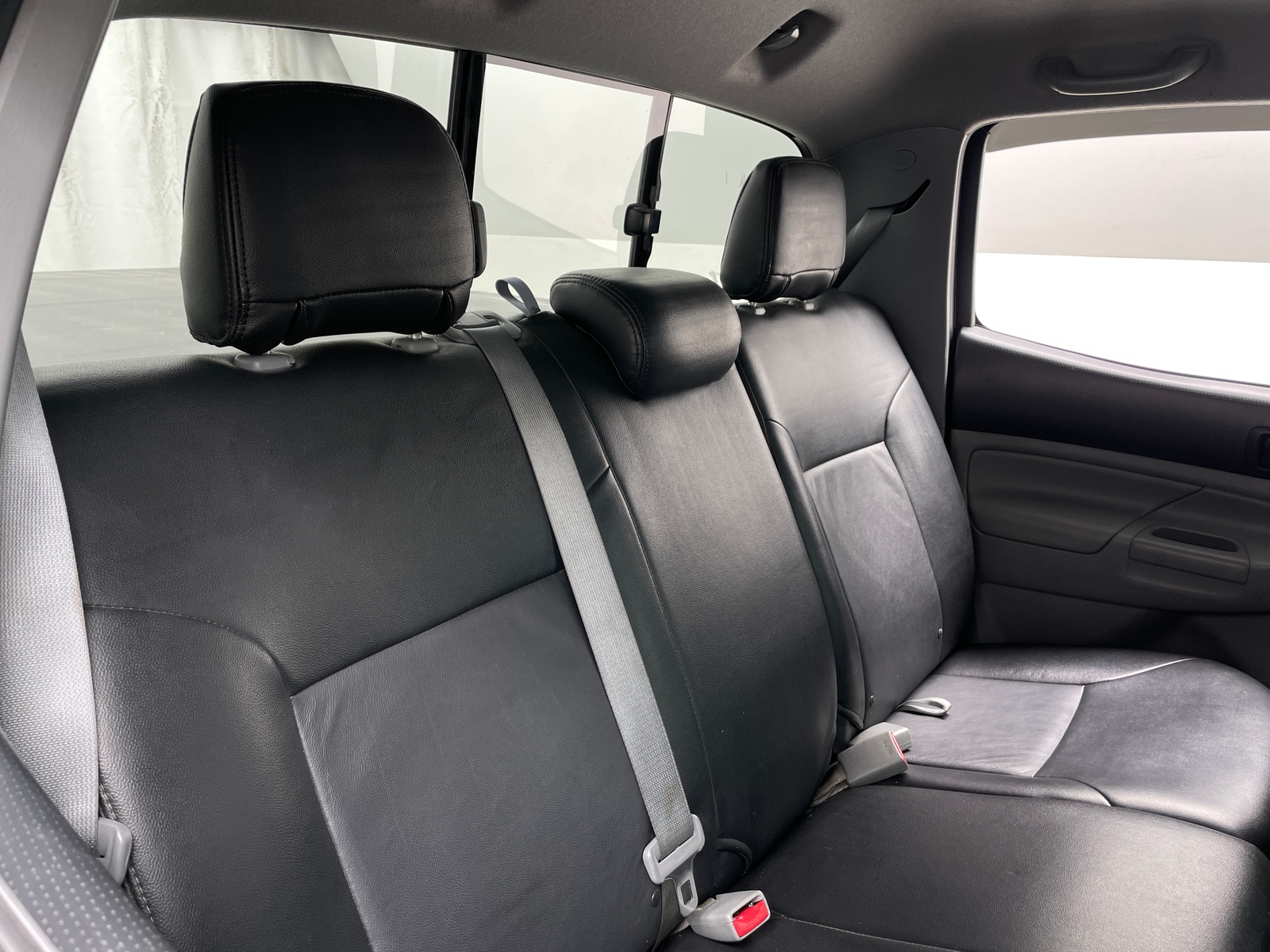 Thumbnail: 2015 Toyota Tacoma - 6