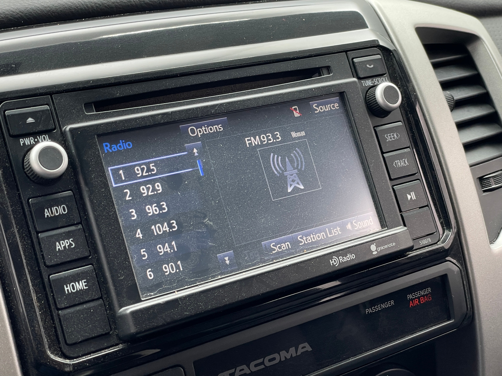 Thumbnail: 2015 Toyota Tacoma - 4