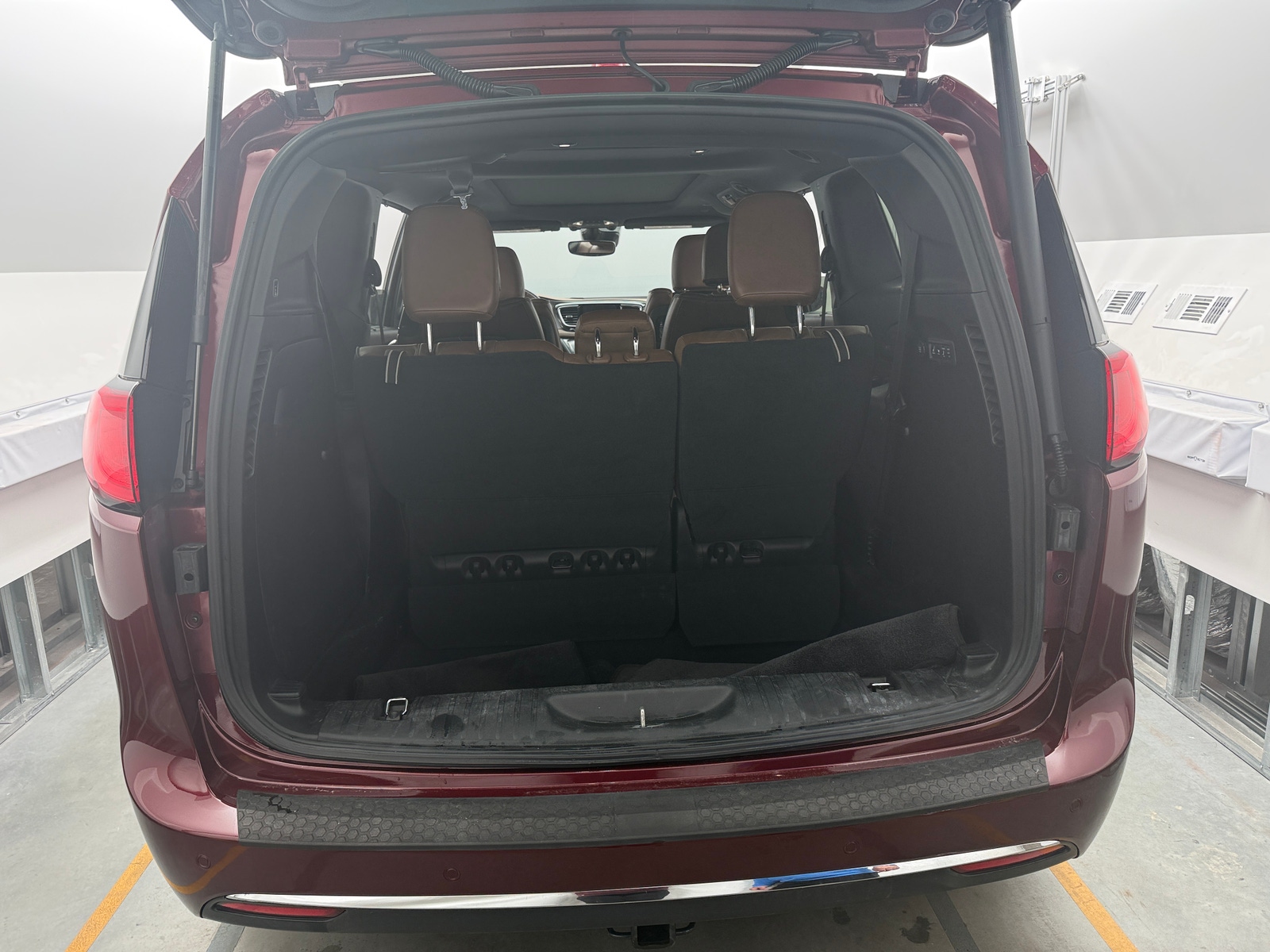 Thumbnail: 2020 Chrysler Pacifica - 6