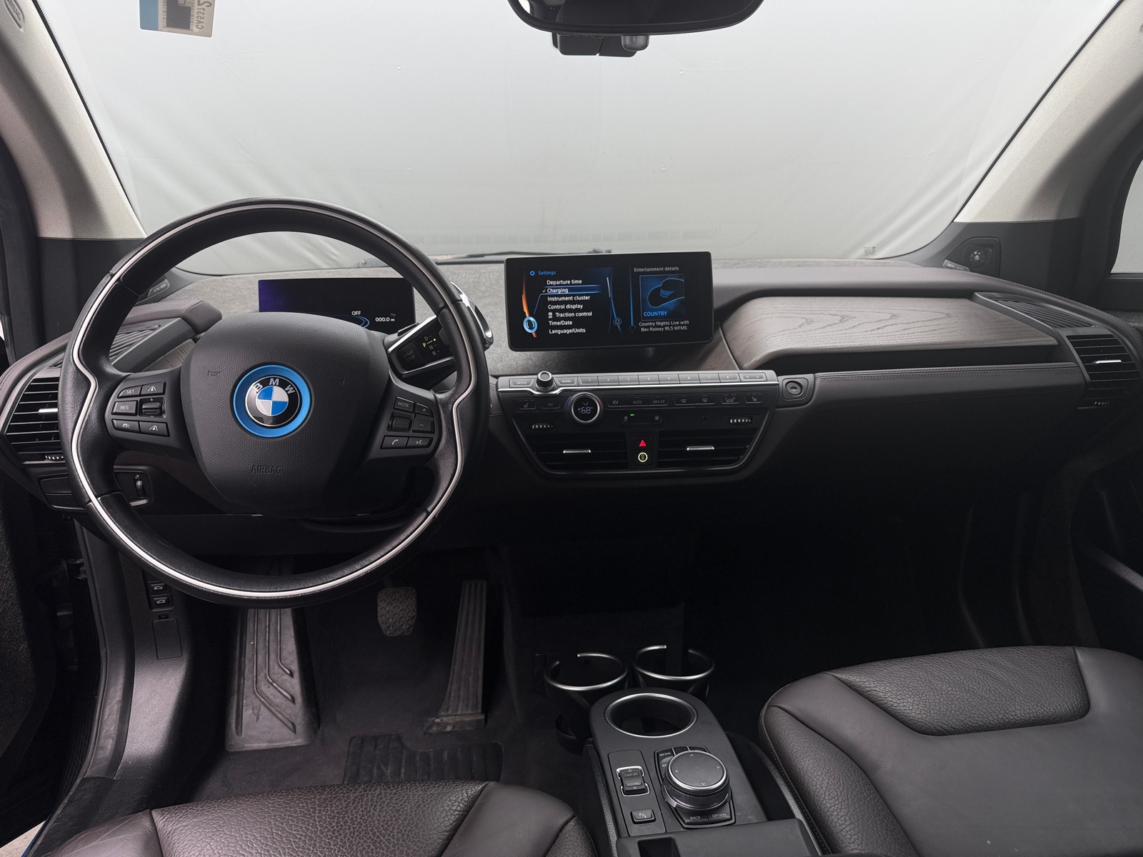 Thumbnail: 2017 BMW i3 - 2