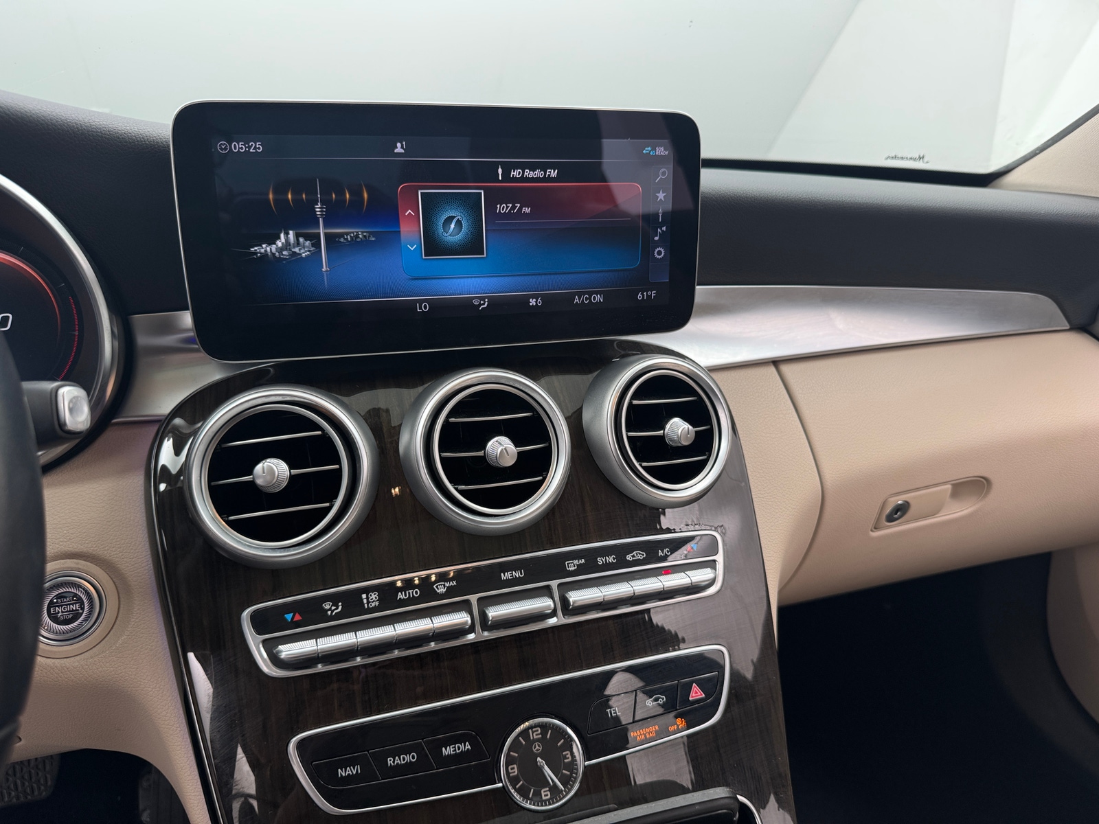 Thumbnail: 2021 Mercedes-Benz C-Class - 3