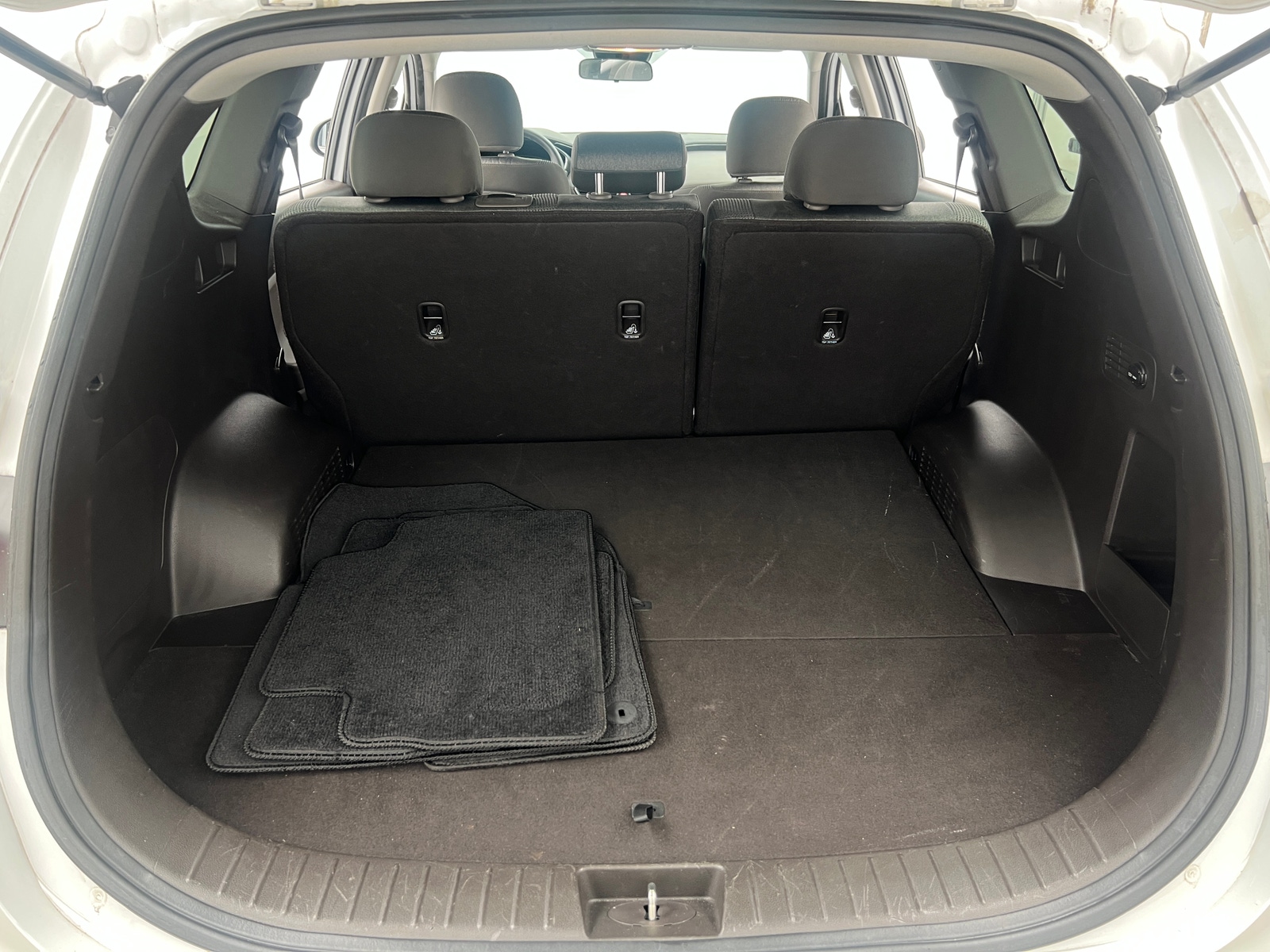 Thumbnail: 2019 Hyundai Santa Fe - 7