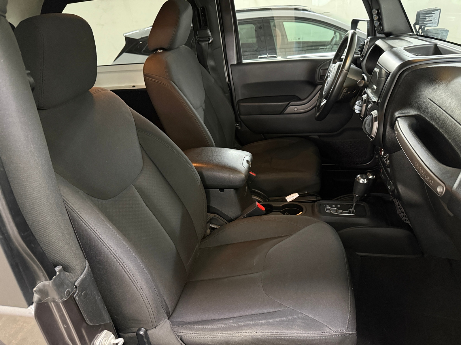 Thumbnail: 2016 Jeep Wrangler - 2