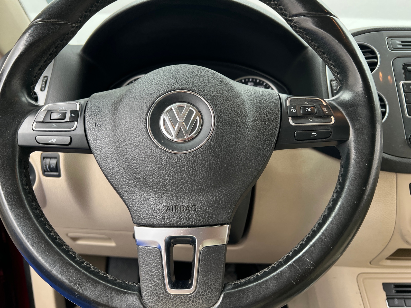 Thumbnail: 2015 Volkswagen Tiguan - 5