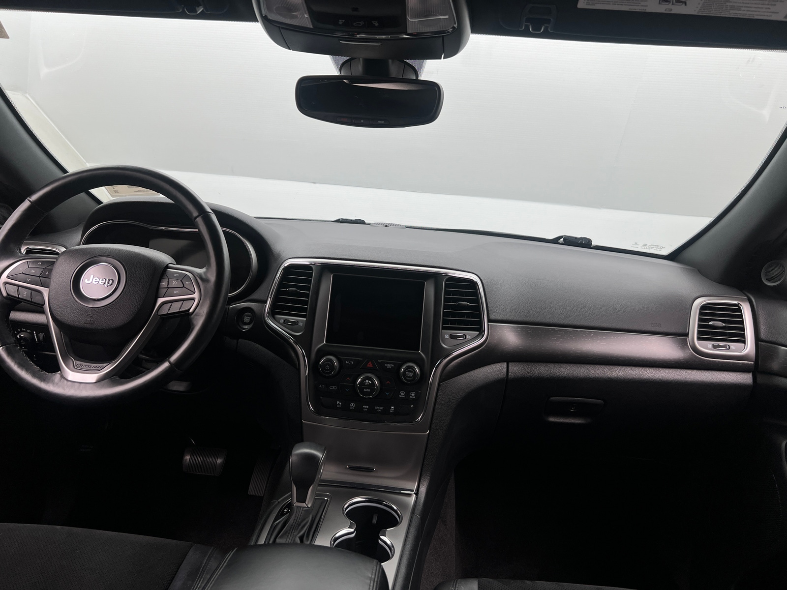 Thumbnail: 2018 Jeep Grand Cherokee - 3