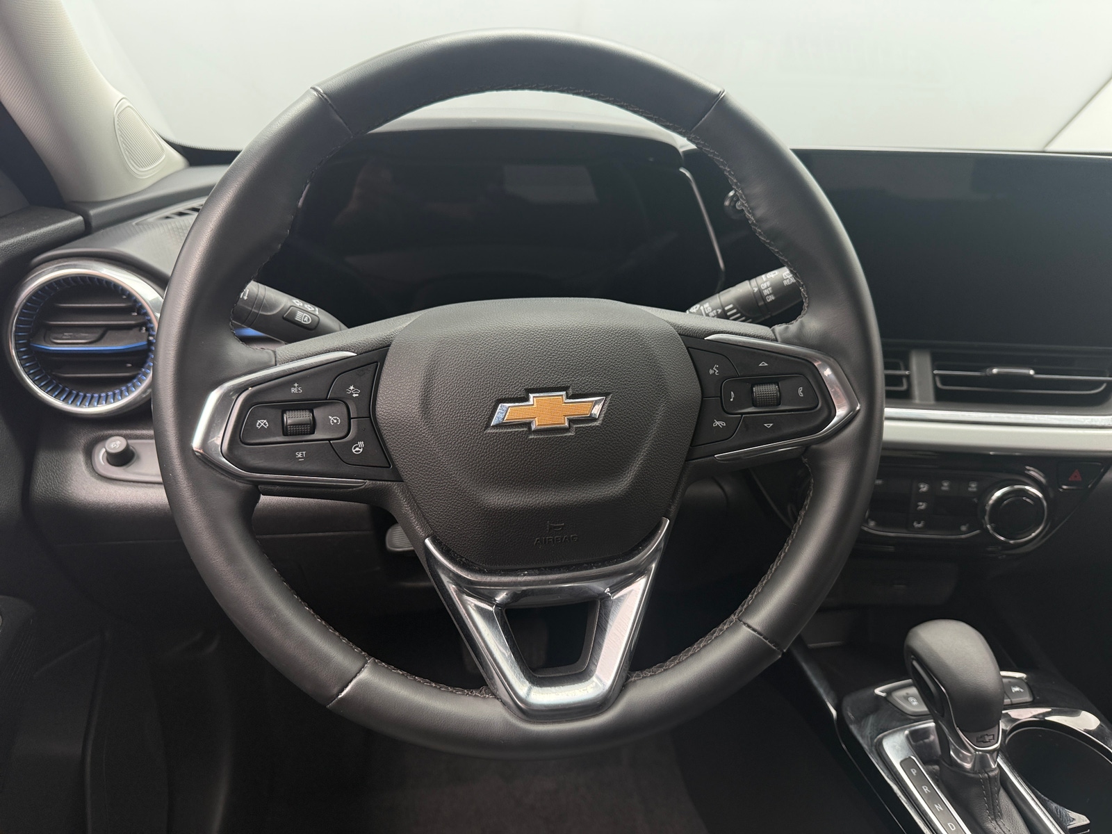 Thumbnail: 2025 Chevrolet Trax - 5