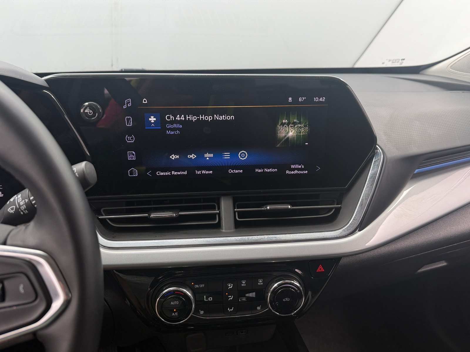 Thumbnail: 2025 Chevrolet Trax - 4