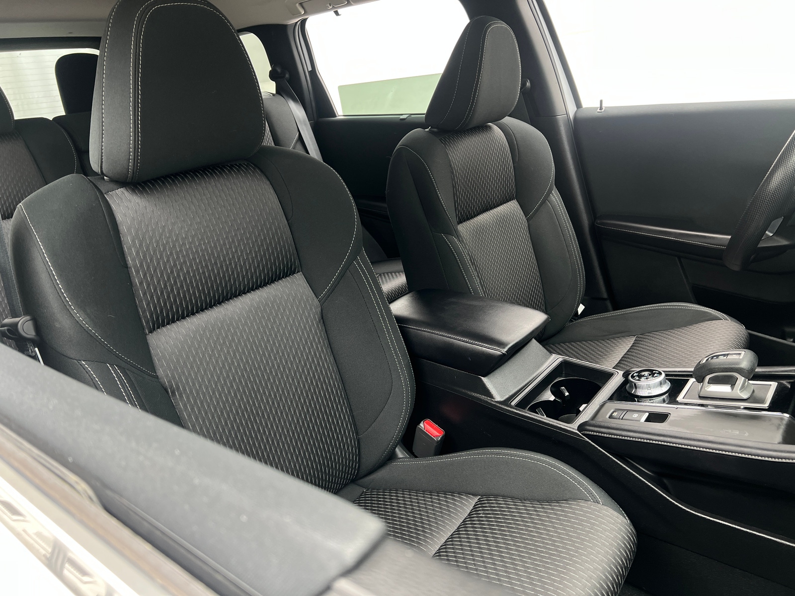 Thumbnail: 2022 Mitsubishi Outlander - 2