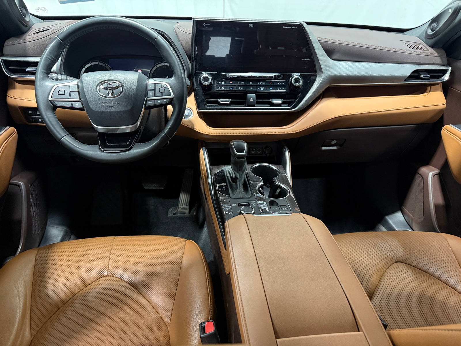 Thumbnail: 2022 Toyota Highlander - 2