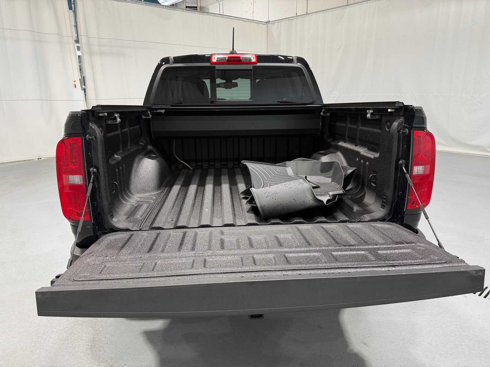 Thumbnail: 2022 Chevrolet Colorado - 6