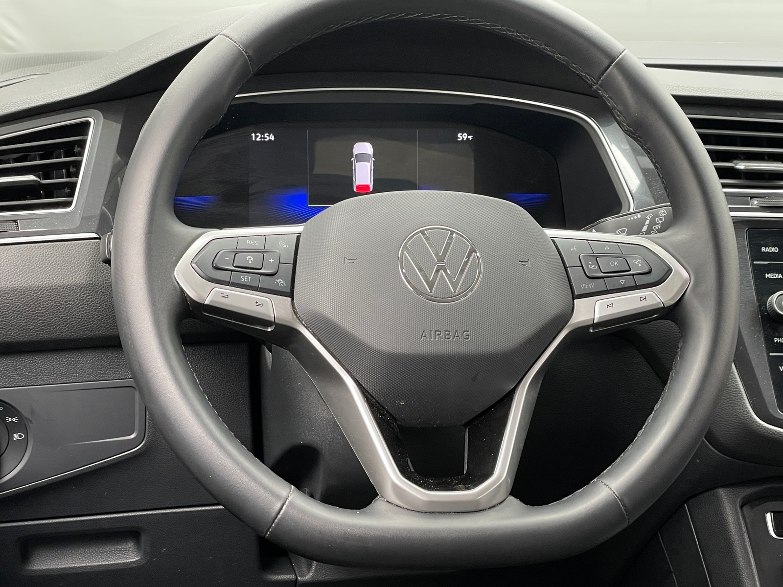 Thumbnail: 2024 Volkswagen Tiguan - 4