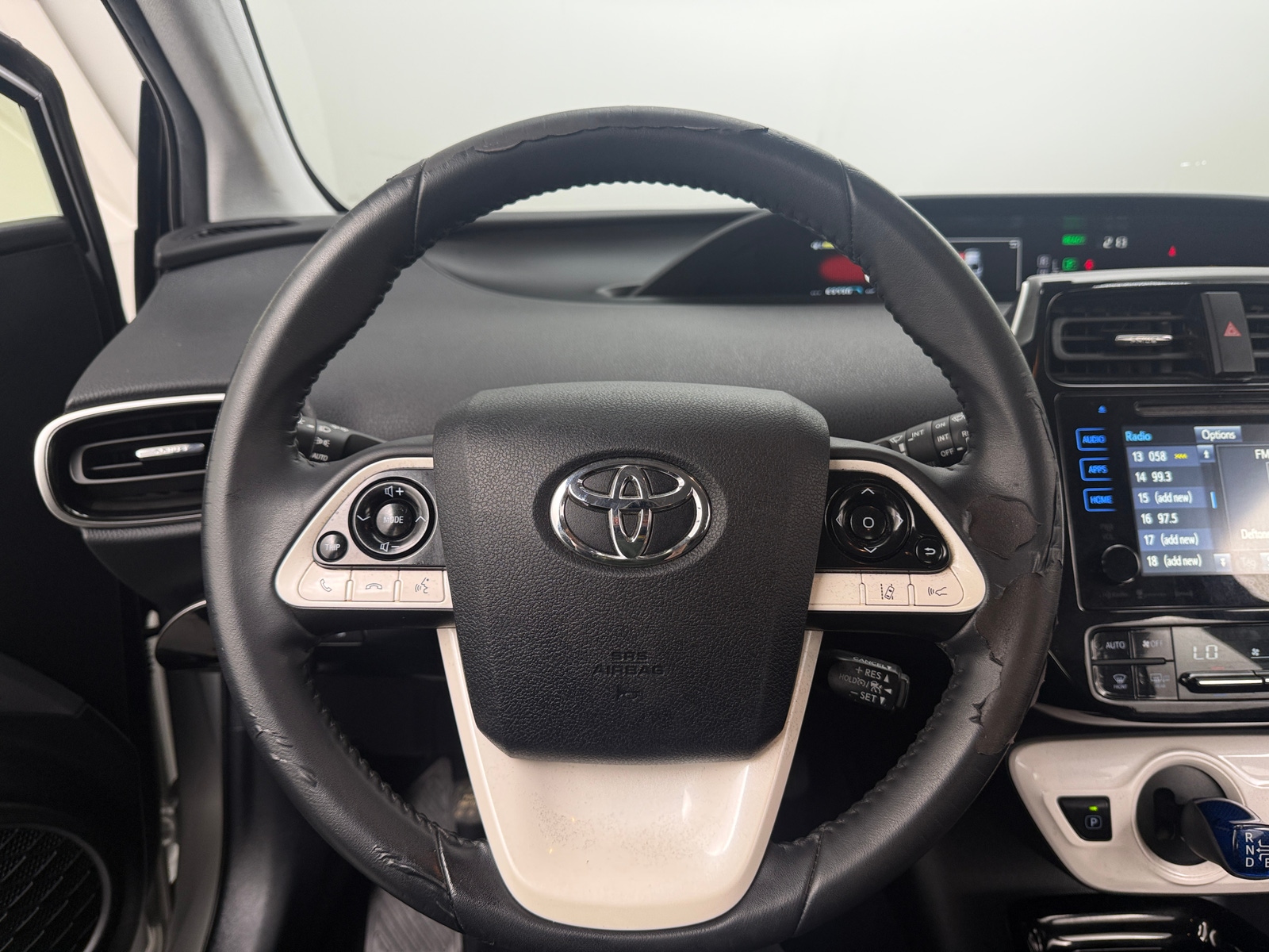 Thumbnail: 2017 Toyota Prius - 5
