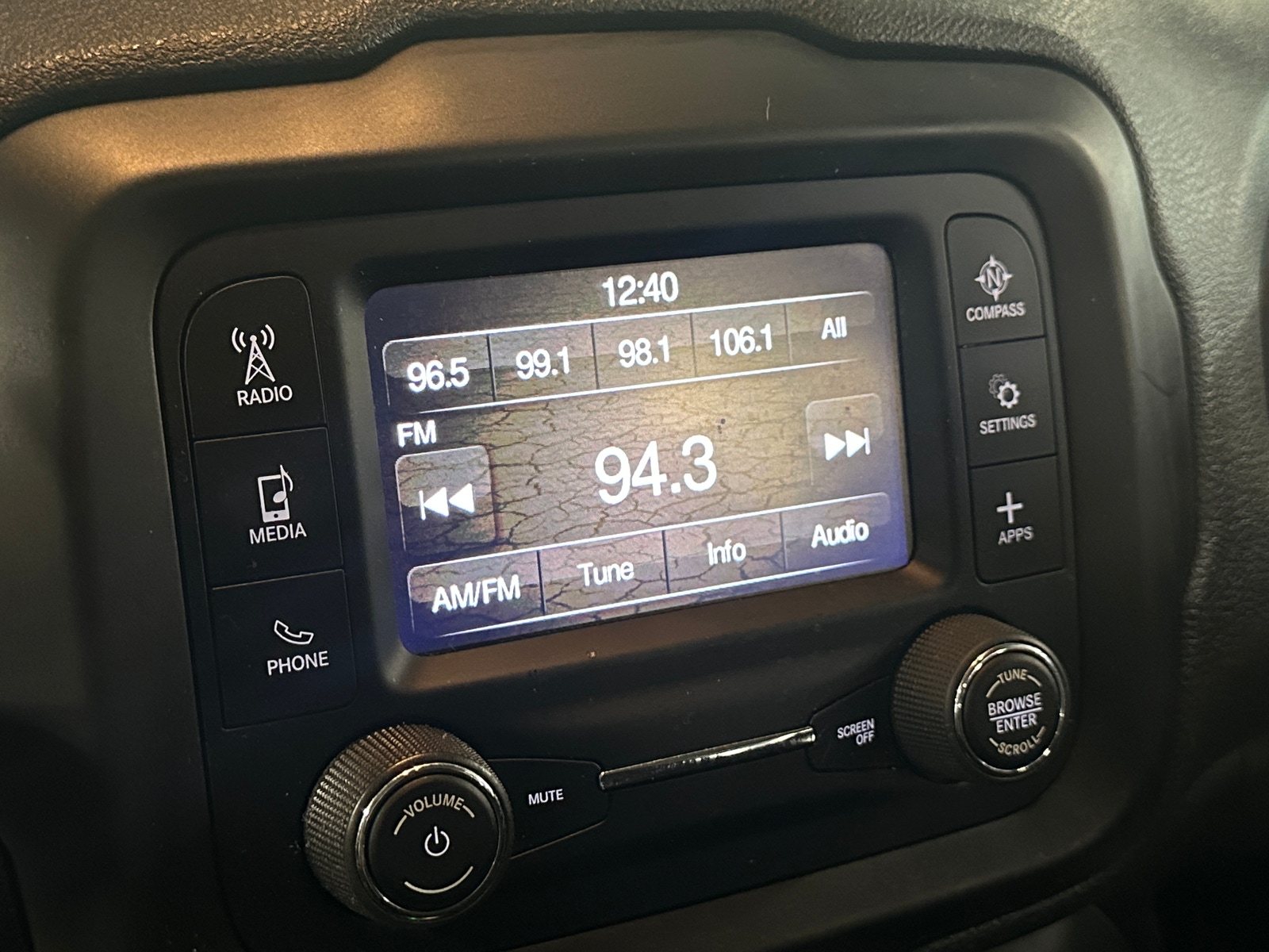 Thumbnail: 2018 Jeep Renegade - 4
