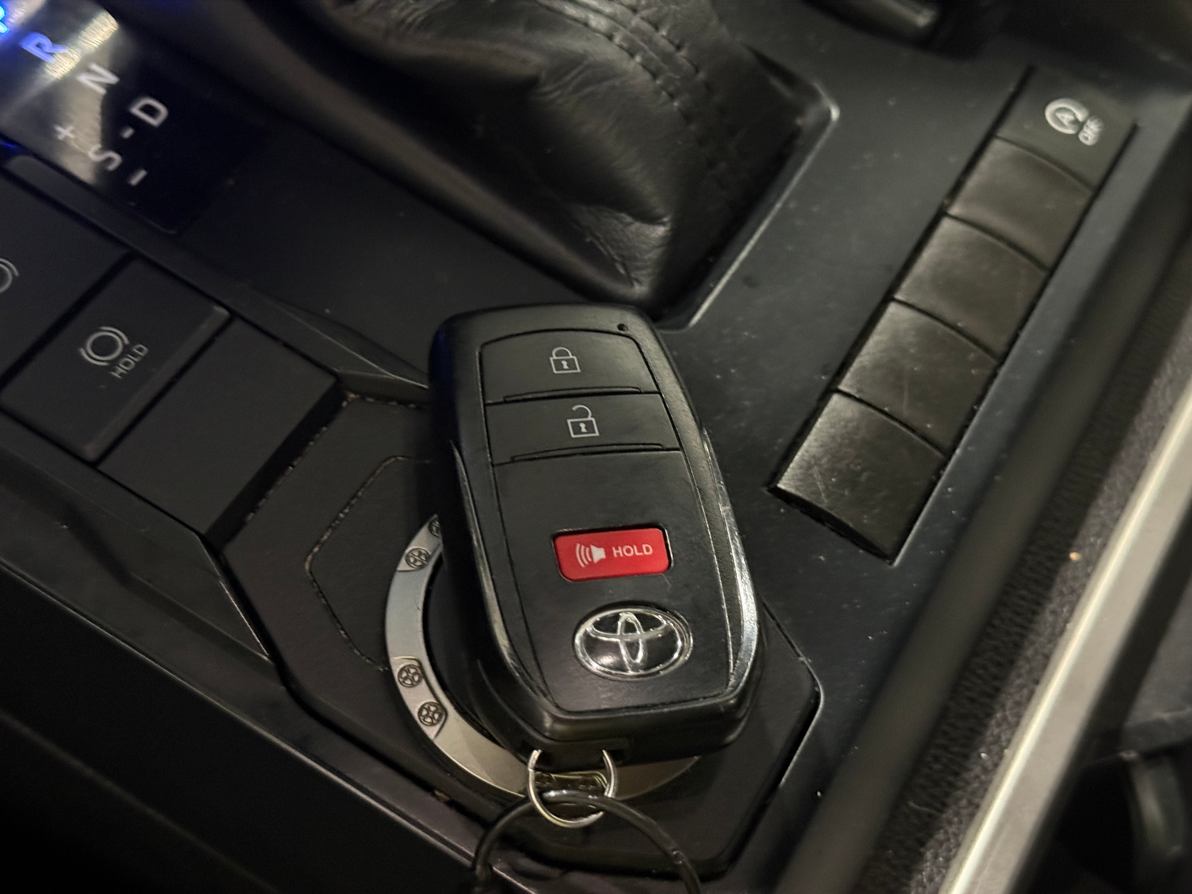 2024 Toyota Tacoma SR5 - Photo 13