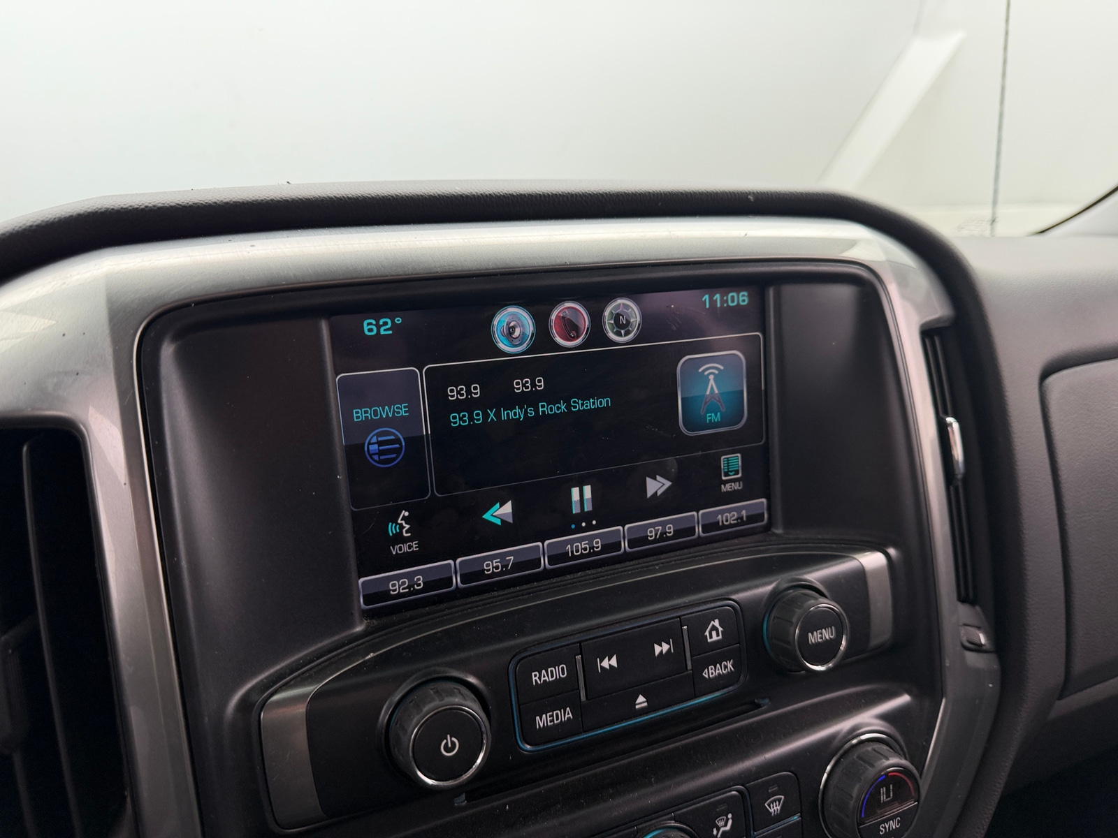 Thumbnail: 2015 Chevrolet Silverado 1500 - 4