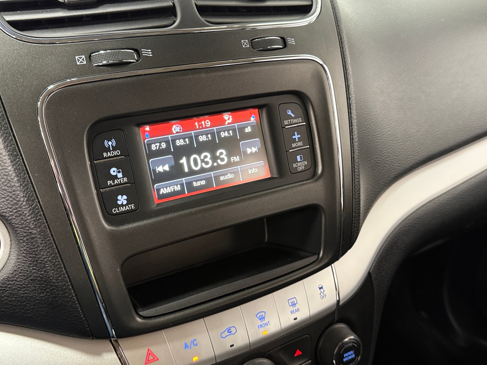 Thumbnail: 2017 Dodge Journey - 4